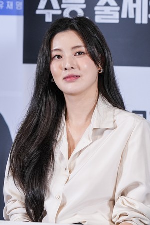 [포토] 이선빈, 몰래 자랑하는 여배우 아우라