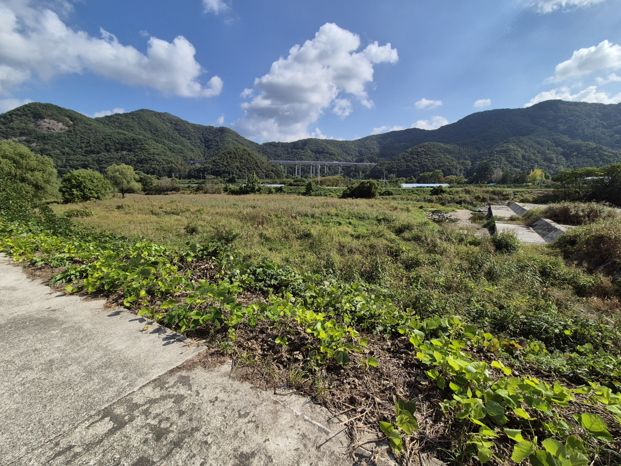 A view of the Sangjukeum Weir on Jeonju Stream [Ministry of Climate, Environment and Energy]