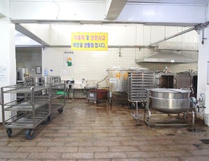 ‘Itaewon Burger King murderer’ punished for exchanging food behind bars