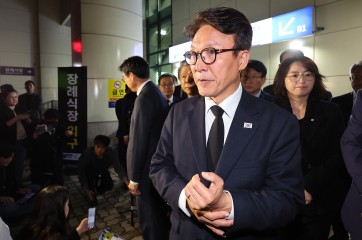 순직 소방관 조문하러 응급환자 전용주차장에 차 댄 국회의원 “다시는 이런 일 없게 하겠다”