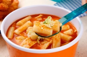 “혼자 떡볶이 먹은 30대 딸”…부친은 34㎏ 영양실조로 숨져