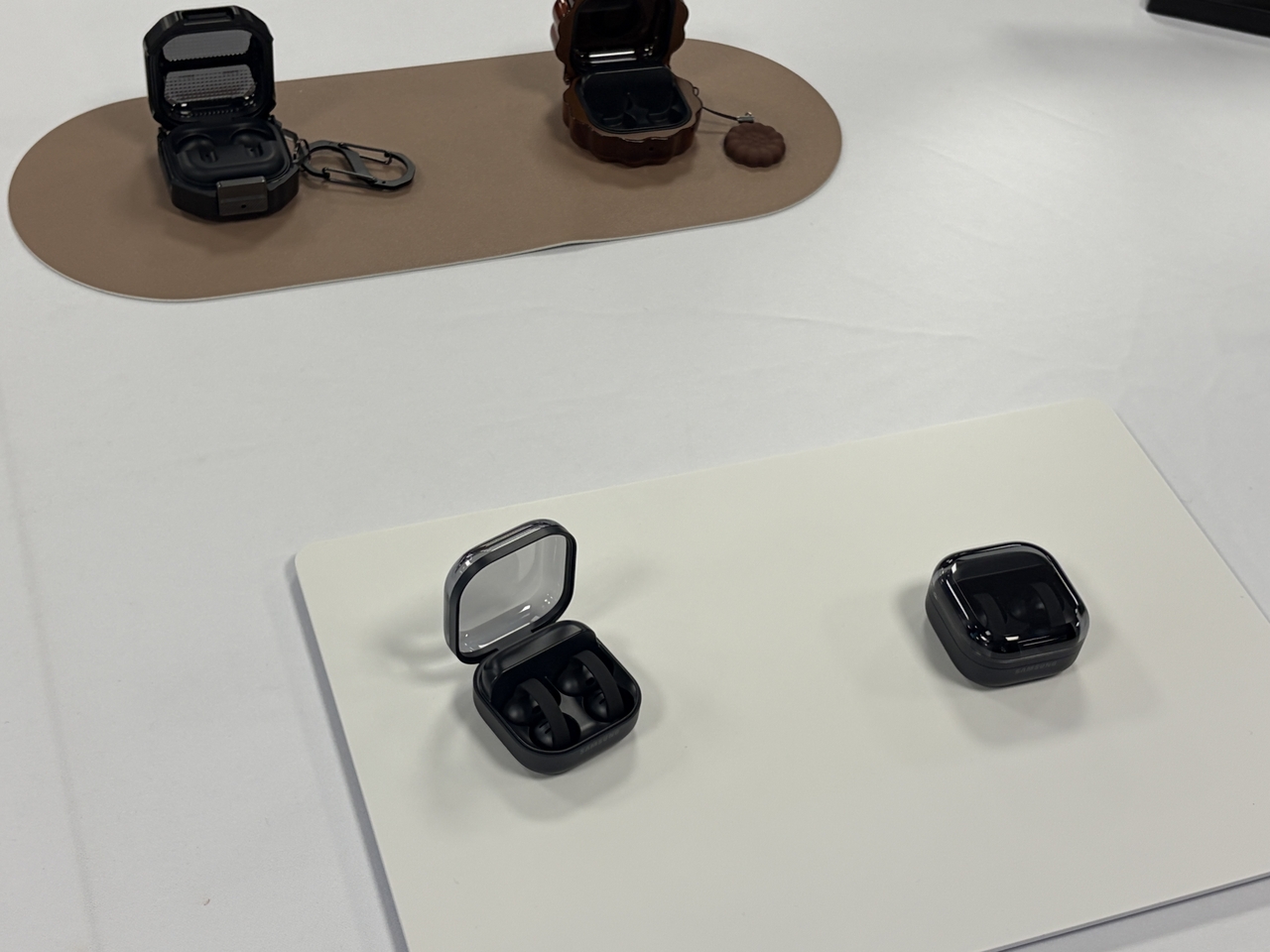 삼성전자 첫 클립형 이어폰 갤럭시 버즈 온(Galaxy Buds On) 모습. 이준영 기자