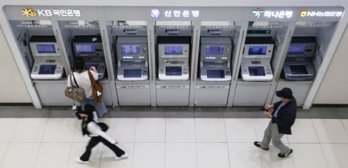 잠자는 예적금 7.4조, 안 찾아간 보험금 5.2조…이 많은 돈 어떻게 될까 [머니뭐니]