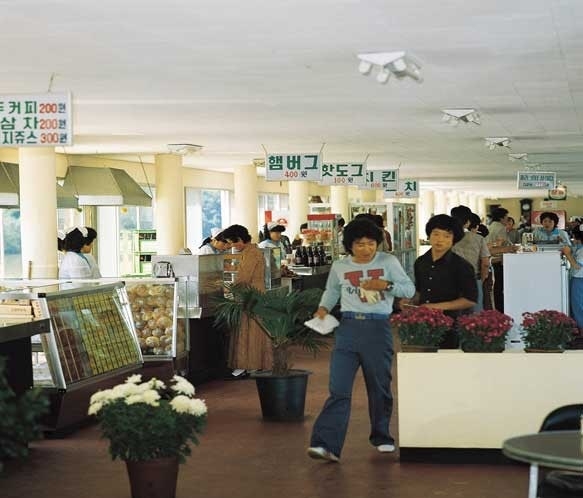 1980년대 고속도로 휴게소 모습 [한국도로공사]
