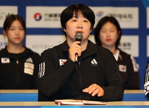 사퇴한다던 여자 유도 정성숙 감독, 정작 사직서는 안냈다