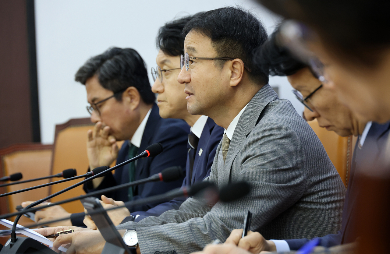 더불어민주당 한병도 원내대표가 20일 국회에서 열린 국정감사 대책 회의에서 발언하고 있다.  [연합]