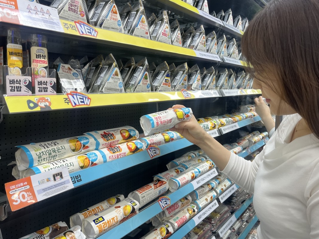 촉촉한 밥알·색다른 재료…편의점을 넘어선 ‘편의점 김밥’? [푸드360]