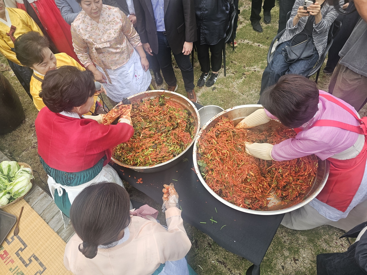 20일 경기도 남양주 이하연김치문화원에서는 ‘제1회 이하연 김치명인과 함께하는 유네스코 김장문화 등재기념 갈라쇼’  현장. 채상우 기자