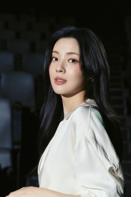[뮤:터뷰③]이선빈, ♥이광수 버블 구독 안한 이유 “난 개인 구독하는 셈..우리 대화 스타일은 쌍방 구구절절”