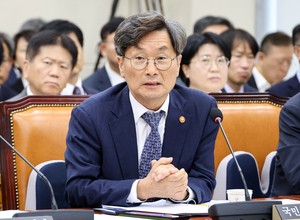권익위원장, ‘조희대 대법원장 법카 논란’에 “조속히 결론 방침”