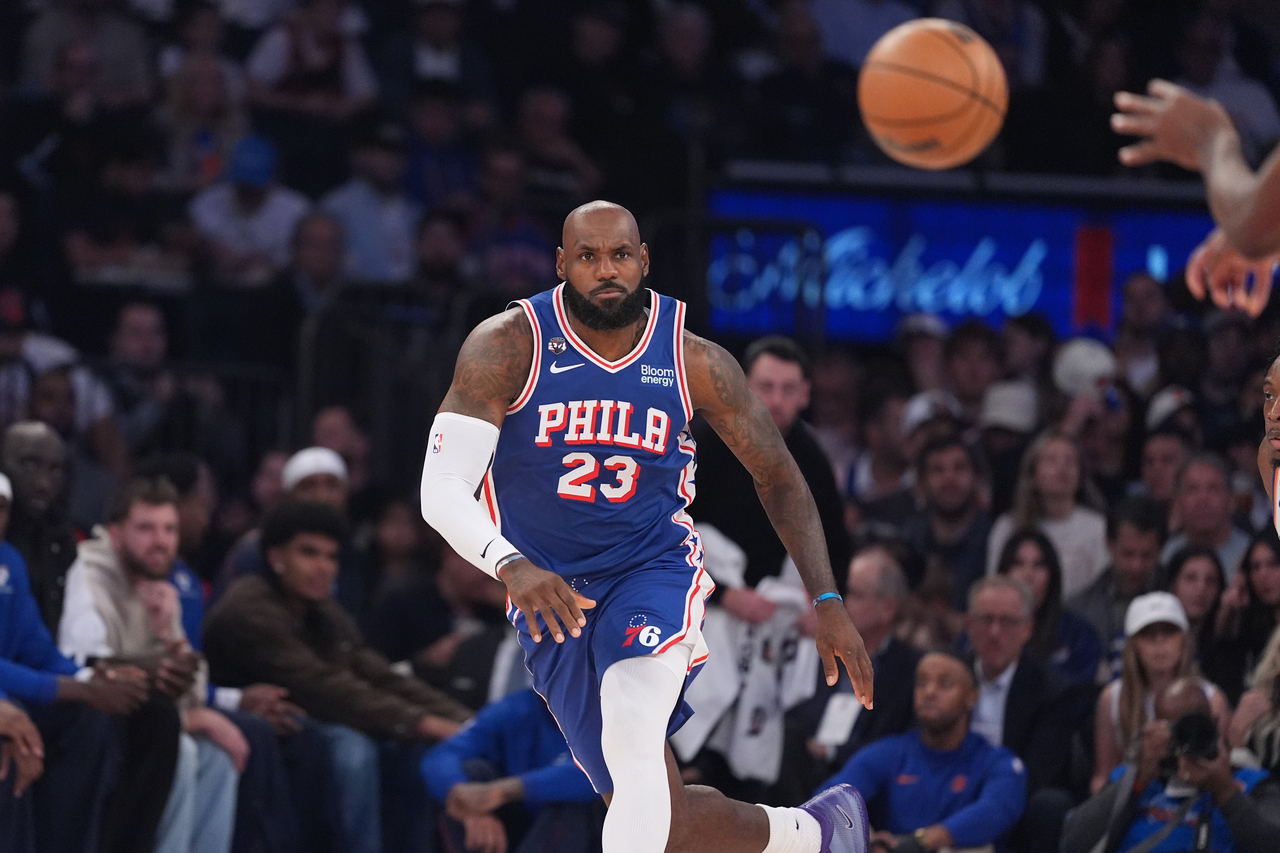 Philadelphia 76ers forward LeBron James waits for a pass during the first half of an NBA basketball game against the New York Knicks, in New York, Tuesday. (AP-Yonhap)