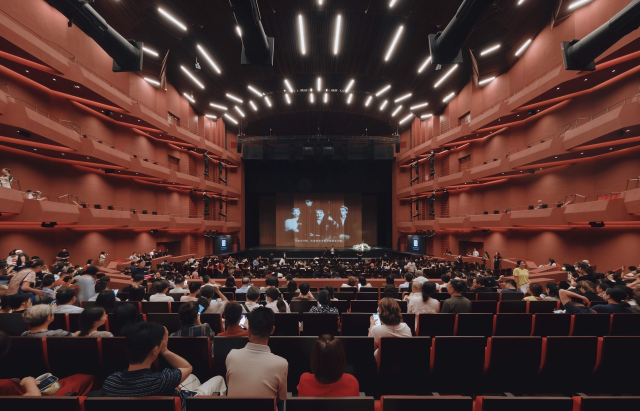 Shanghai Grand Opera House (Yumeng Zhu)