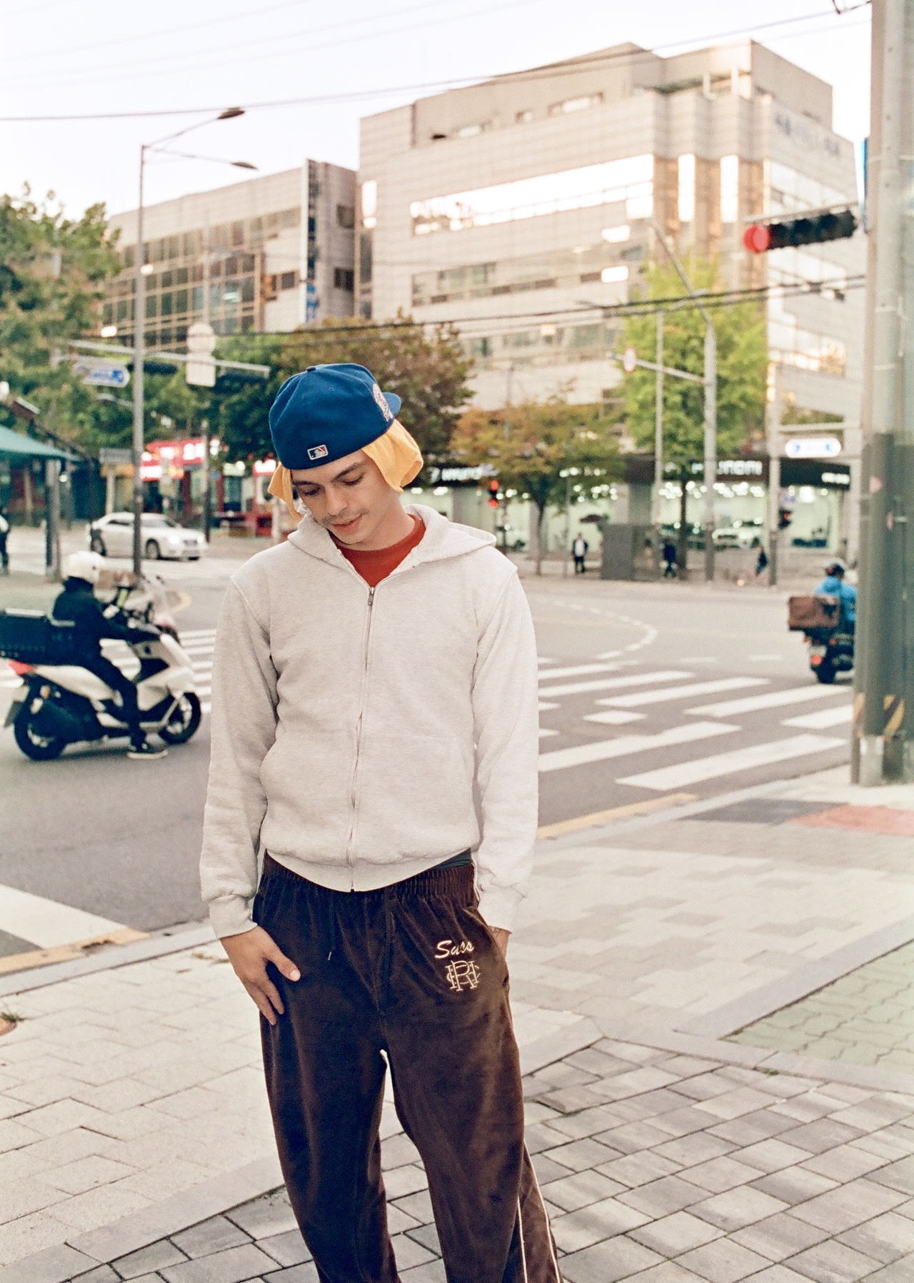 Ian Eastwood poses on the streets of Seoul. (Jeffrey Wang)