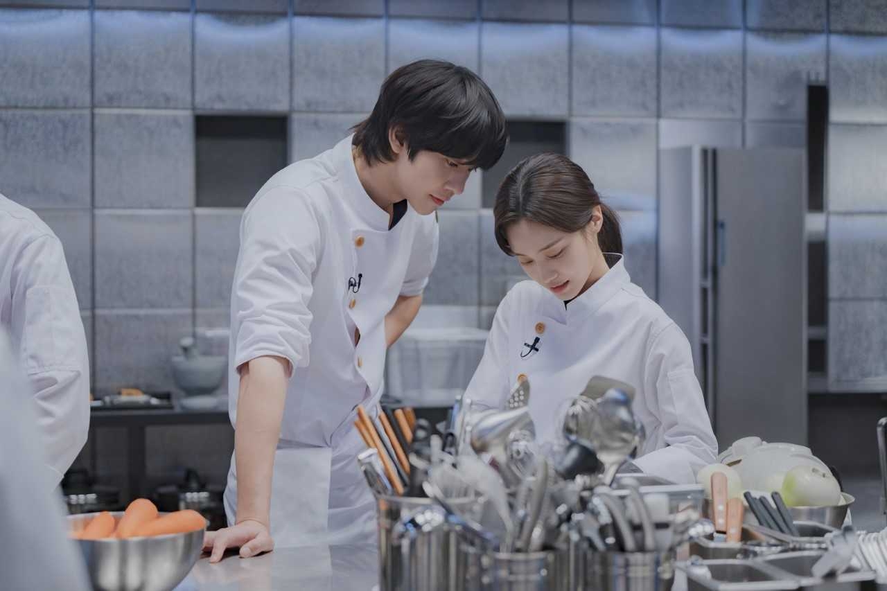 "Final Table," starring Ahn Hyo-seop (left) and Hong Hwa-yeon (JTBC)