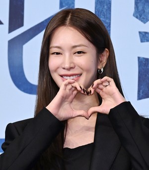 [포토] 정유진 ‘하트 받으세요’