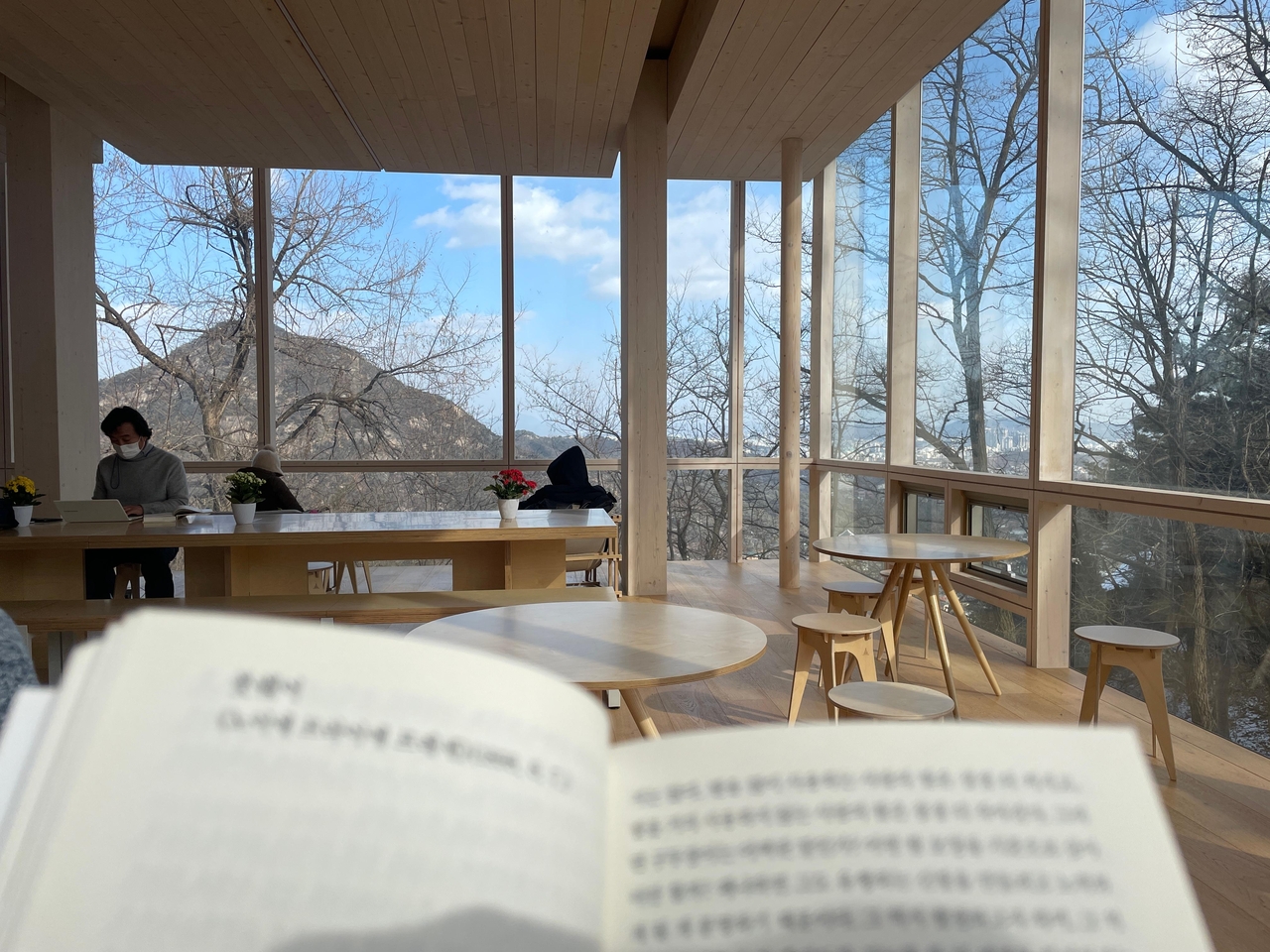 Inwangsan Shelter in the Woods (KTO)