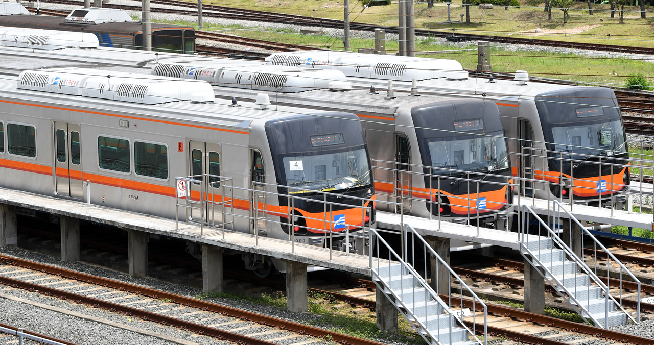 A Busan Metro Line 1 train [Busan Transportation Corporation]