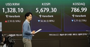 Seoul shares open lower amid persistent AI woes