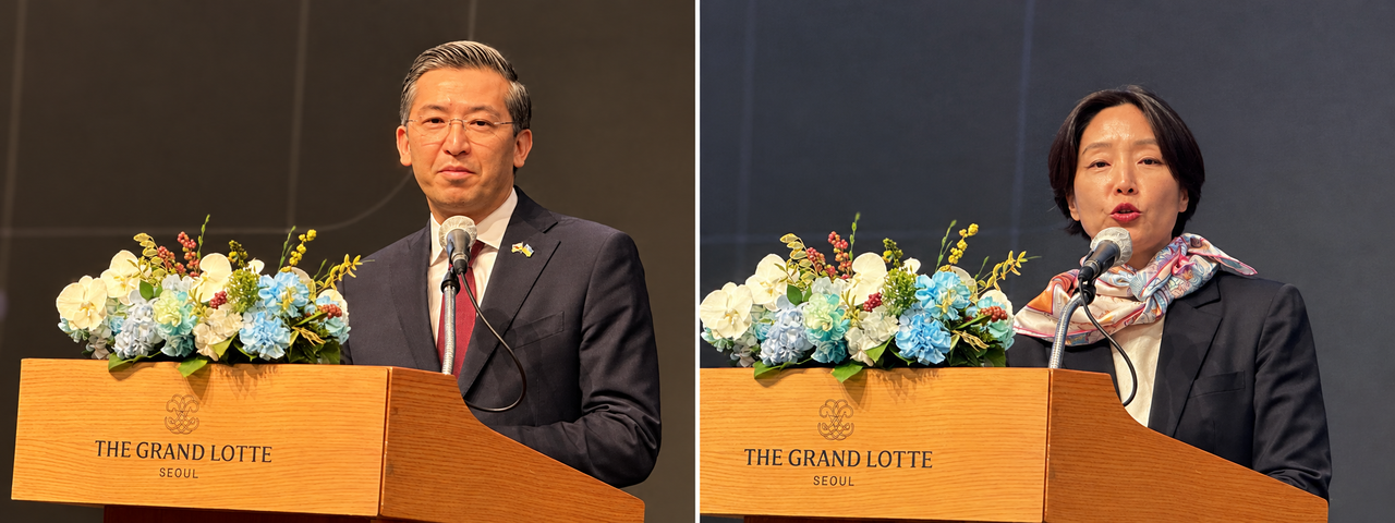 Uzbek Ambassador Alisher Abdusalomov (left) and South Korean Deputy Foreign Minister Chung Eui-hae speak at a reception marking the 35th anniversary of Uzbekistan’s independence in Seoul on Wednesday. (Sanjay Kumar/The Korea Herald)