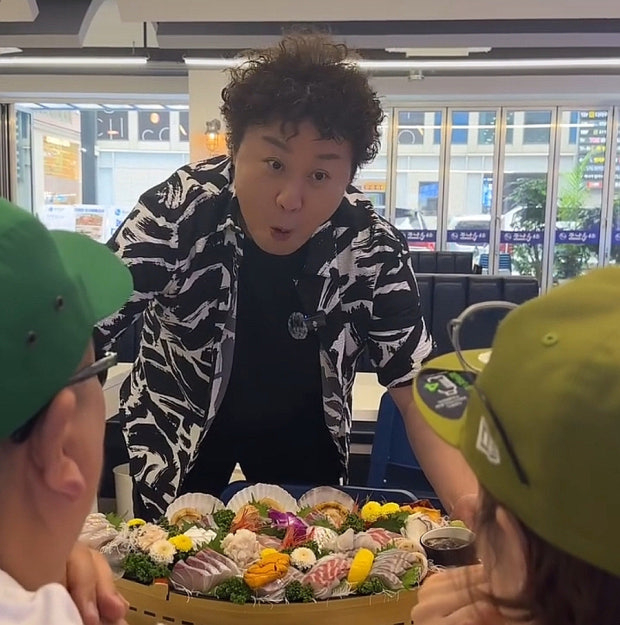 해산물 식당을 연 방송인 정준하. [인스타그램 캡쳐]