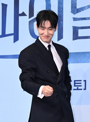 [포토] 장률 ‘우아한 웍질’