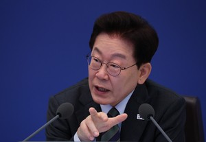 Lee vows ‘no exceptions’ as record bonds put on Chinese boats