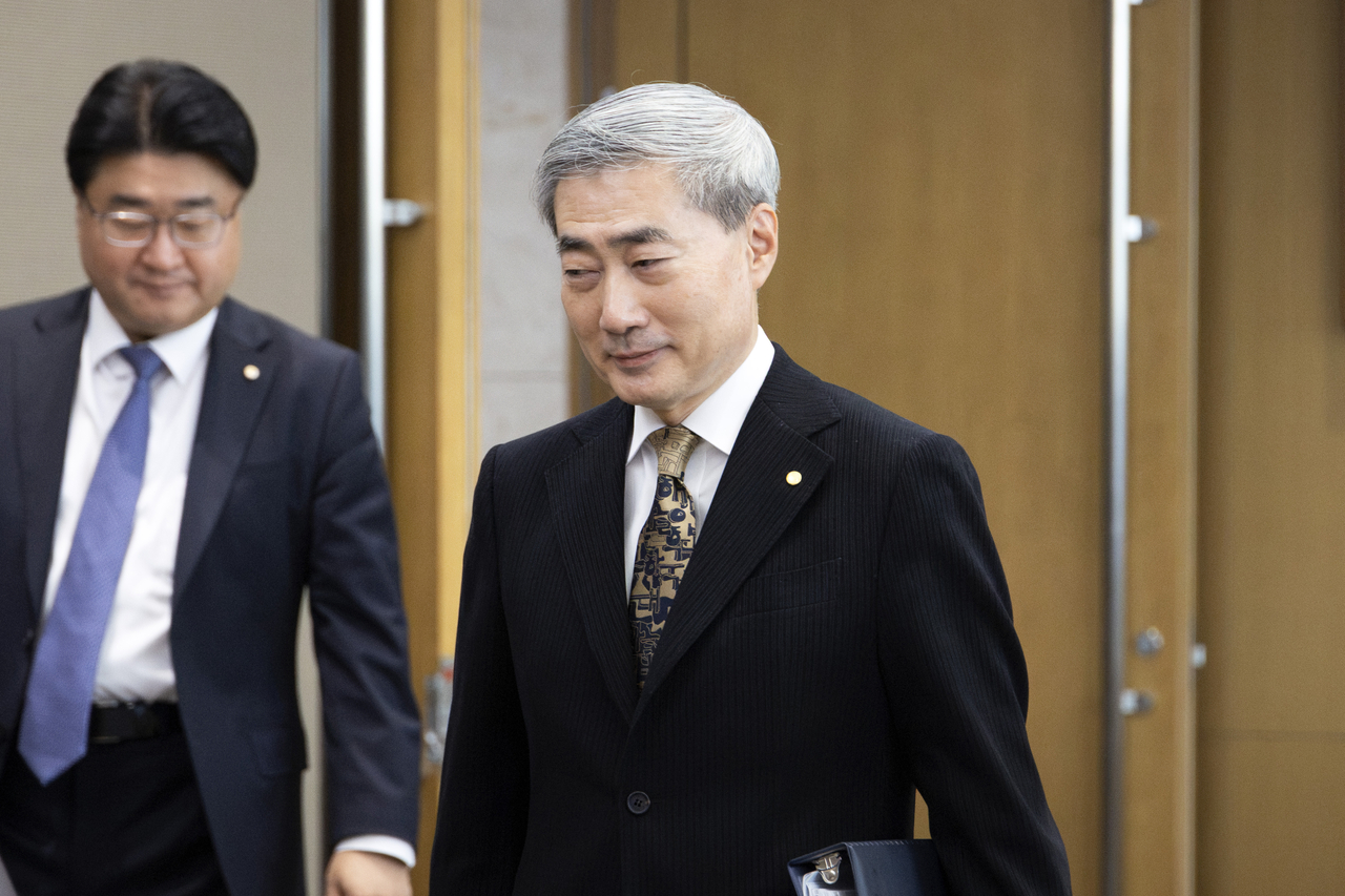 신현송 한국은행 총재가 22일 서울 중구 한국은행에서 열린 금융통화위원회 회의에 참석하고 있다. [연합]