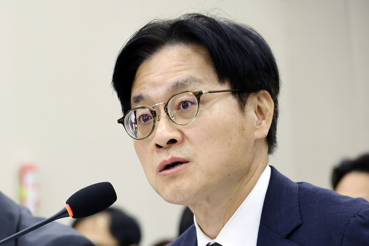 김정관 산업통상부 장관이 22일 국회 산업통상자원중소벤처기업위원회에서 열린 2026년도 종합 국정감사에 출석해 질의에 답하고 있다. [연합]