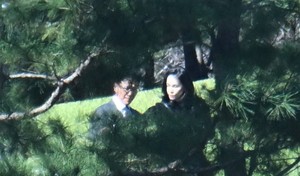 Lee Seo-hyun, Kim Jae-yeol attend memorial for late Samsung Chairman Lee Kun-hee