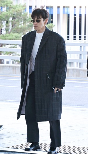 [포토] 탑 ‘날씨가 쌀쌀하네요’