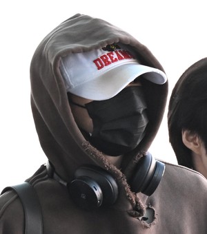 [포토] 스트레이 키즈 현진 ‘마스크로 가려도 알 수 있지’