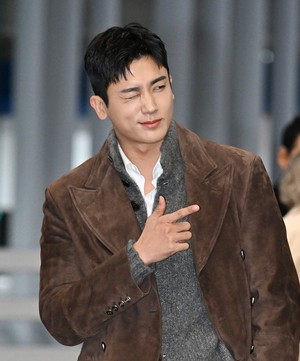 [포토] 박형식 ‘사랑의 총알 발사’