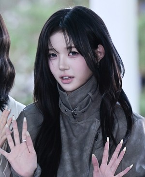 [포토] 트리플에스 지우 ‘잘 다녀오겠습니다’