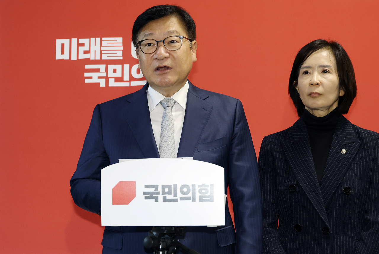 정점식 국민의힘 원내대표가 23일 국회에서 오세훈 서울시장의 ‘여론조사비 대납 의혹’ 사건 항소심 무죄 선고와 관련해 입장을 밝히고 있다. [연합]