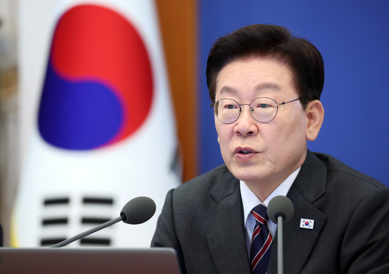 President Lee Jae Myung attends a meeting with his senior secretaries at the presidential office Cheong Wa Dae in Seoul on Thursday. (Pool photo via Yonhap)