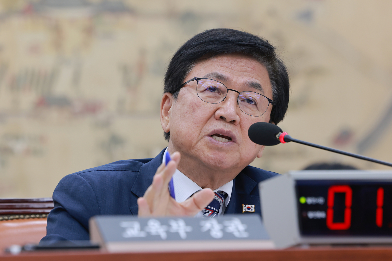 7일 국회 교육위원회에서 열린 교육부, 국가교육위원회 등에 대한 국정감사에서 최교진 교육부 장관이 교육위원 질의에 답하고 있다. [연합]