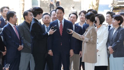 [Breaking] Seoul mayor acquitted on appeal in political funds case