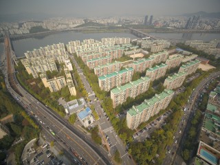 “한강변 개방감 살리자” 압구정3구역, 65층 랜드마크동 2→3개로 늘린다 [부동산360]
