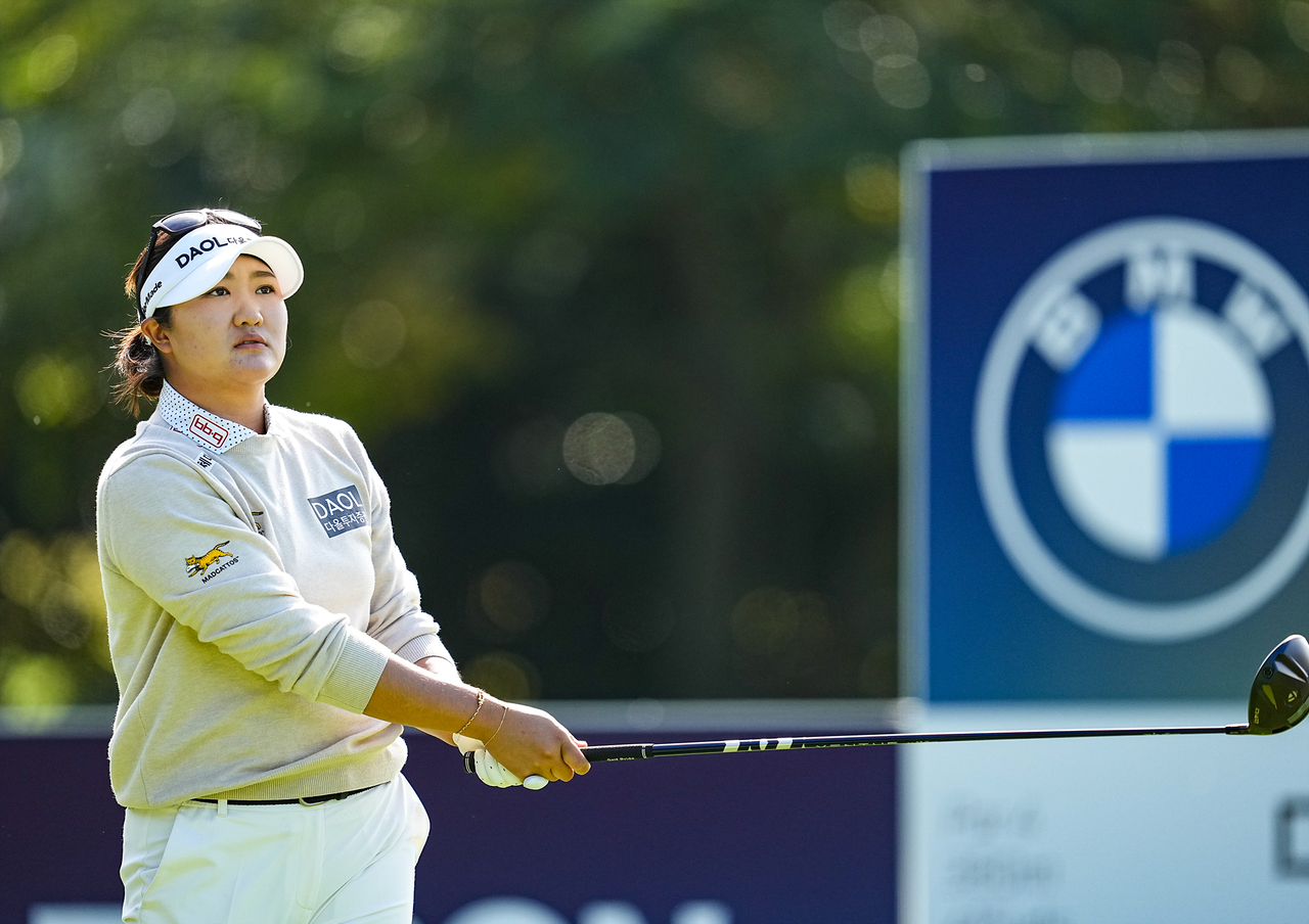 Ryu Hae-ran tees off on the sixth hole. [Photo=BMW Ladies Championship Organizing Committee]