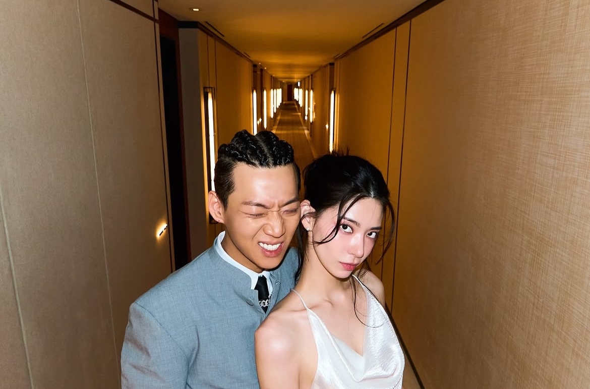 Rapper Yang Hong-won (left) and his wife Won Hyun-ju (Yang's Instagram account)