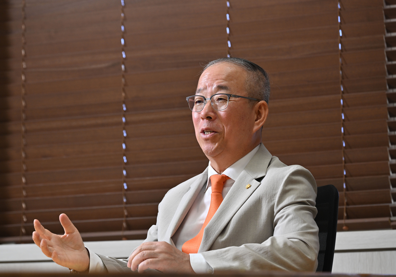 Dongguk University President Yun Jae-woong speaks to The Korea Herald at the university's Seoul campus in Jung-gu, Seoul, on Oct. 1. (Im Se-jun/The Korea Herald)