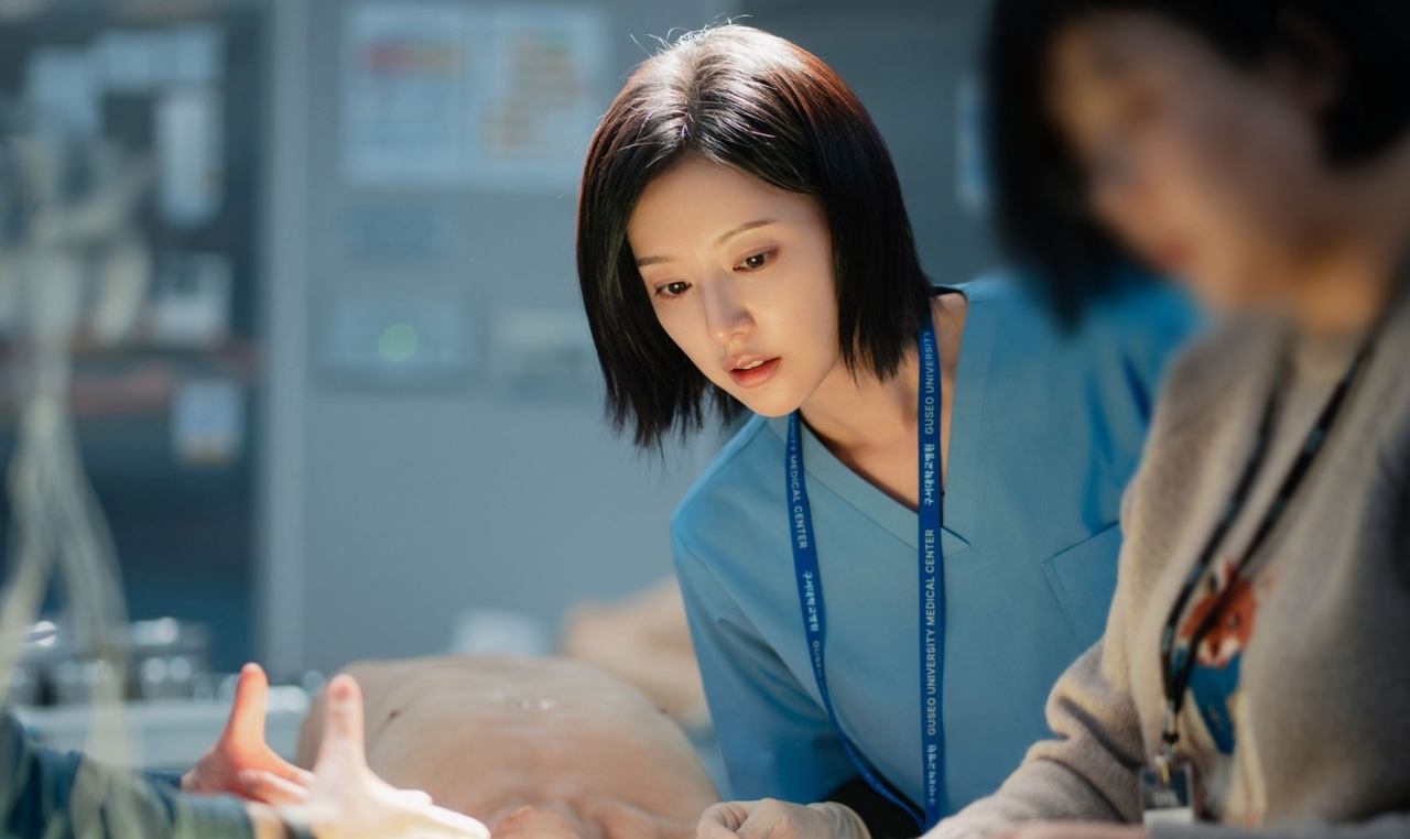 Kim Ji-won in the SBS Friday-Saturday drama series "Doctor X: Age of the White Mafia" (SBS)