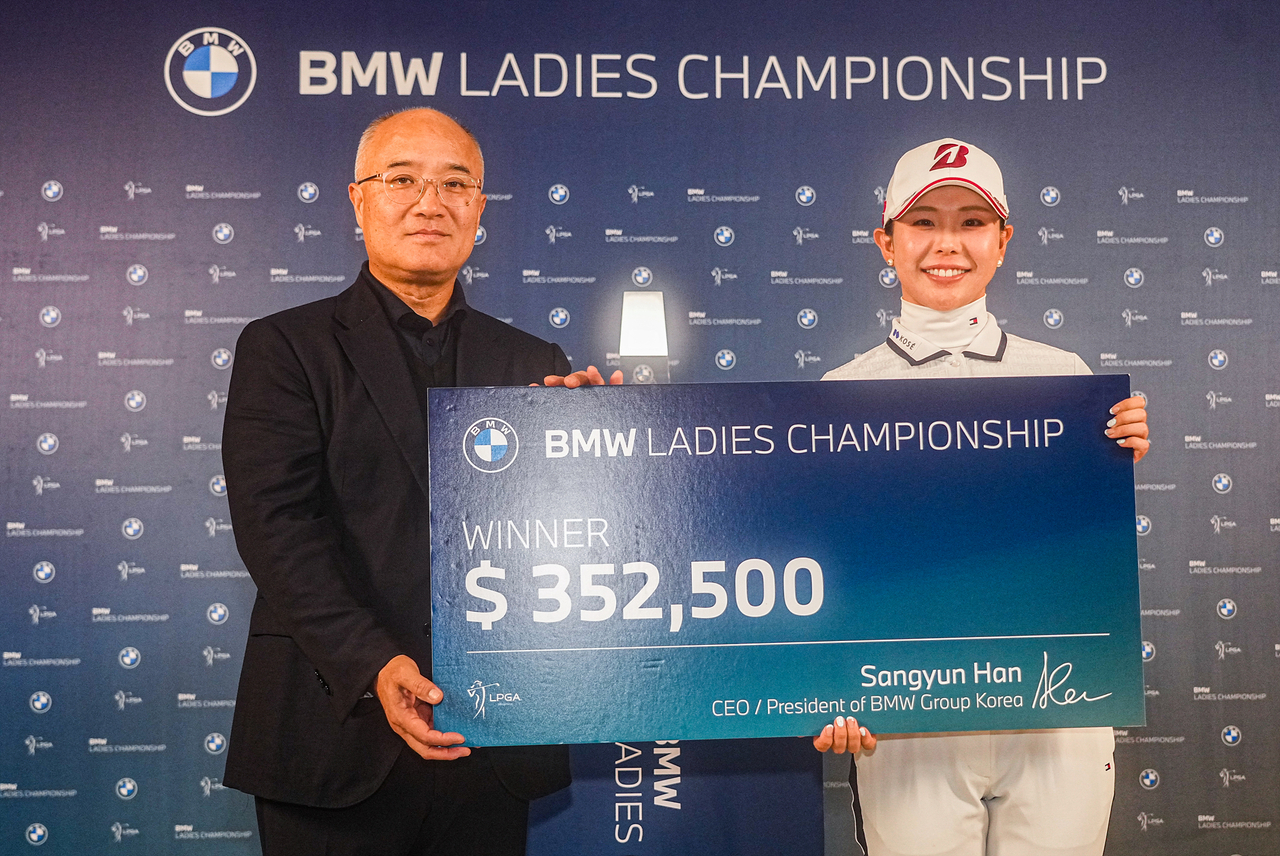 4타 차 열세를 딛고 역전우승에 성공한 요시다 유리. [사진=BMW 레이디스 챔피언십 대회 조직위원회]