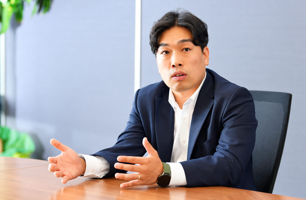 정승문 보건복지부공무원노동조합 위원장이 헤럴드경제와의 인터뷰에서 공무원 인력 확충과 처우 개선의 필요성을 설명하고 있다. 양정원 기자