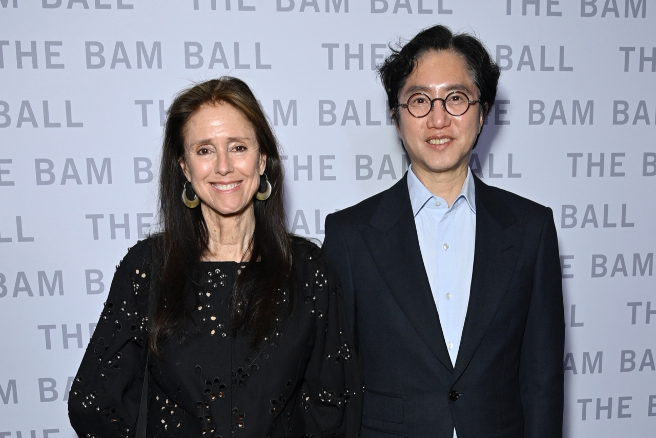 Julie Taymor (left) and Shin Chun-soo (OD Company)