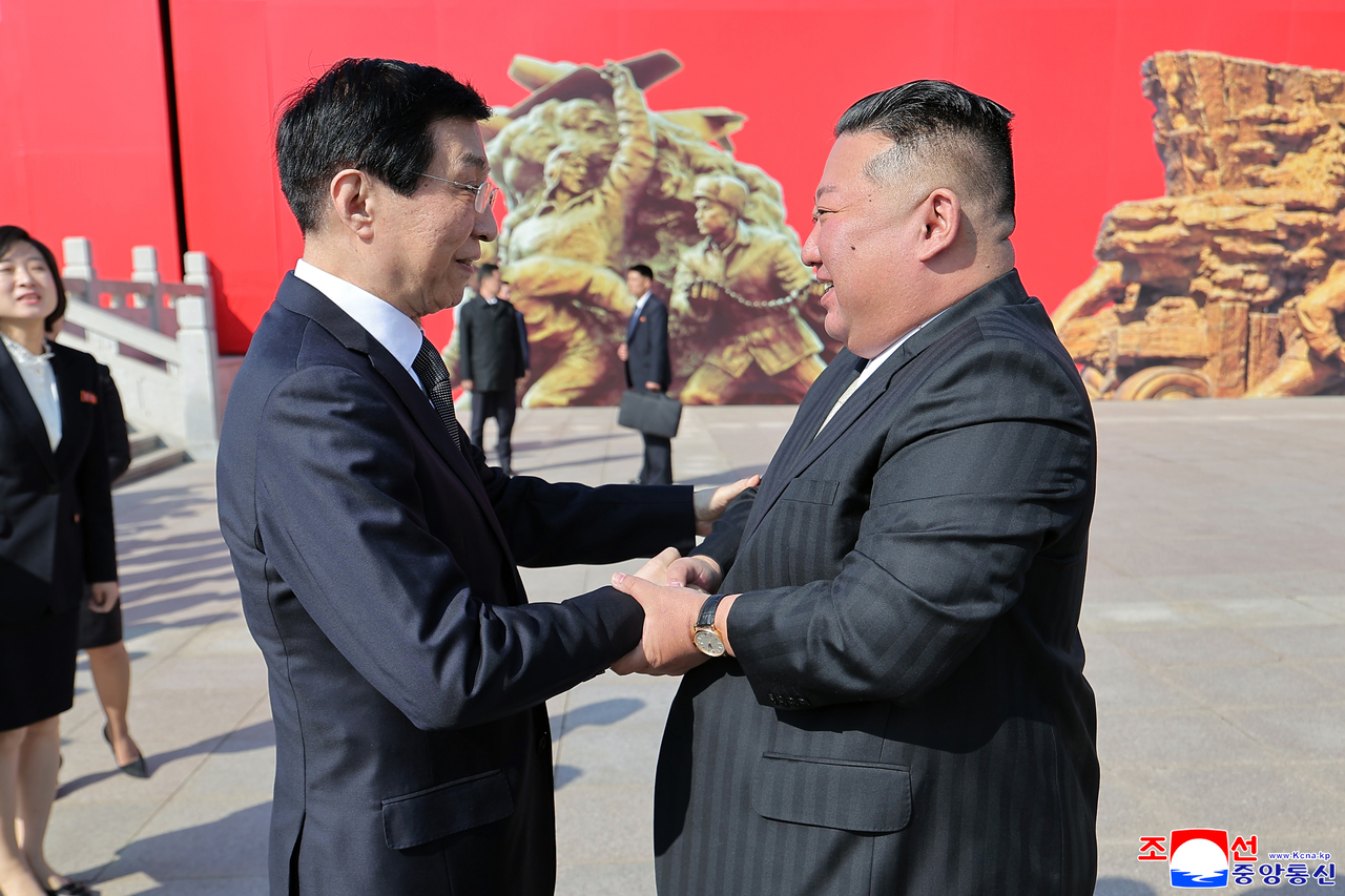 KCNA reported Sunday that North Korean leader Kim Jong-un visited Dandong in China's Liaoning Province on Saturday, ahead of China's Korean War intervention anniversary, reaffirming the two countries' blood alliance and pledging to carry on their friendship. [Yonhap]