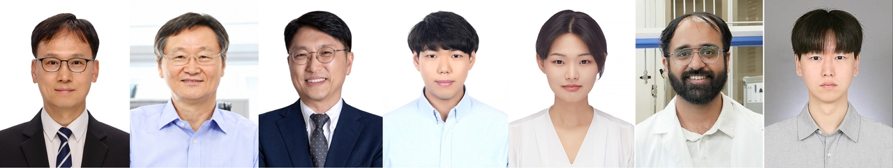 (좌측부터) 김진영·이재성·임한권 교수, 김재형·이연정 연구원, 다르미쉬 한소라 박사, 문종아 연구원. [UNIST 제공]