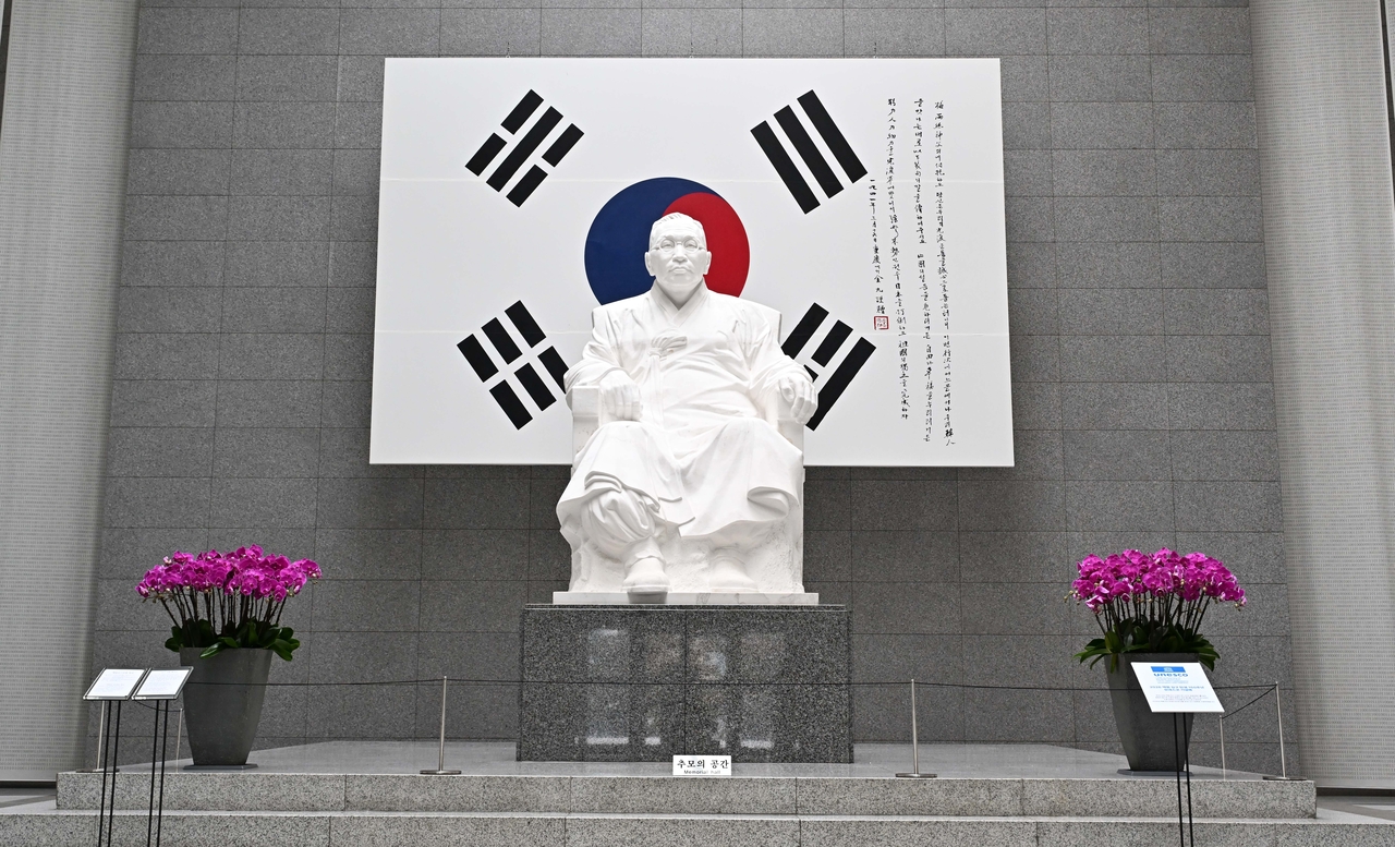 Statue of Kim Koo at Kim Koo Museum and Library in Seoul (Lee Sang-sub/The Korea Herald)