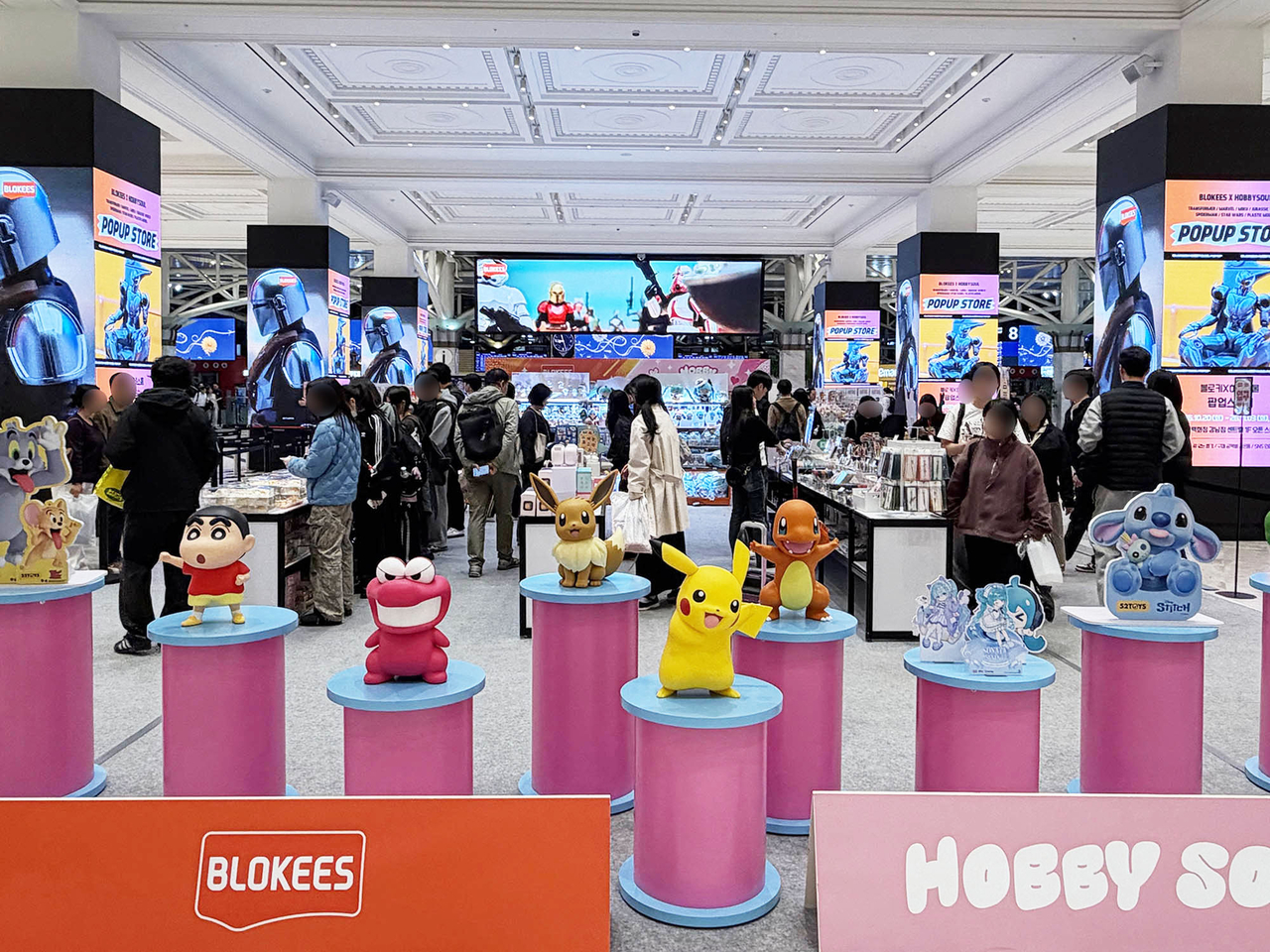 The "Doki Doki Character Festa" pop-up event is held at the Open Stage on the first floor of Shinsegae Department Store's Gangnam branch. [Shinsegae Department Store]
