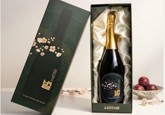'Star of Seomjingang' wine.
